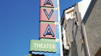 Originalmente una organización formada completamente por voluntarios y creada en 1986 por Ellen Gavin,  el Centro Teatral Brava! existió en la Misión durante 10 años antes de moverse a su hogar actual,  un anterior teatro de vodevil de 70 años de antigüedad. Originally, an all-volunteer organization created in 1986 by Ellen Gavin, the Brava! Theater Center existed in the Mission District for 10 years before moving into its current home, a former 70-year-old former vaudeville theater.